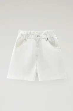 Pantaloni e pantaloncini><noscript><img width=