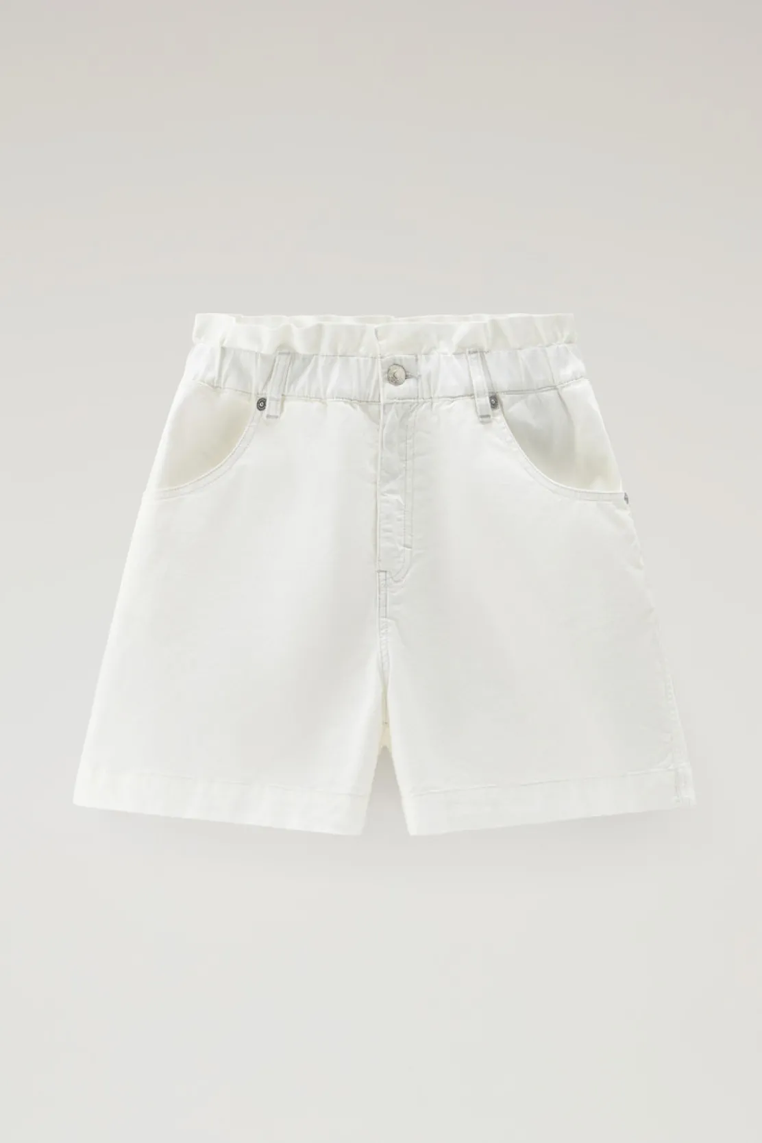 Pantaloni e pantaloncini>Woolrich Bermuda In Twill Di Cotone Elasticizzato A Vita Alta Plaster White