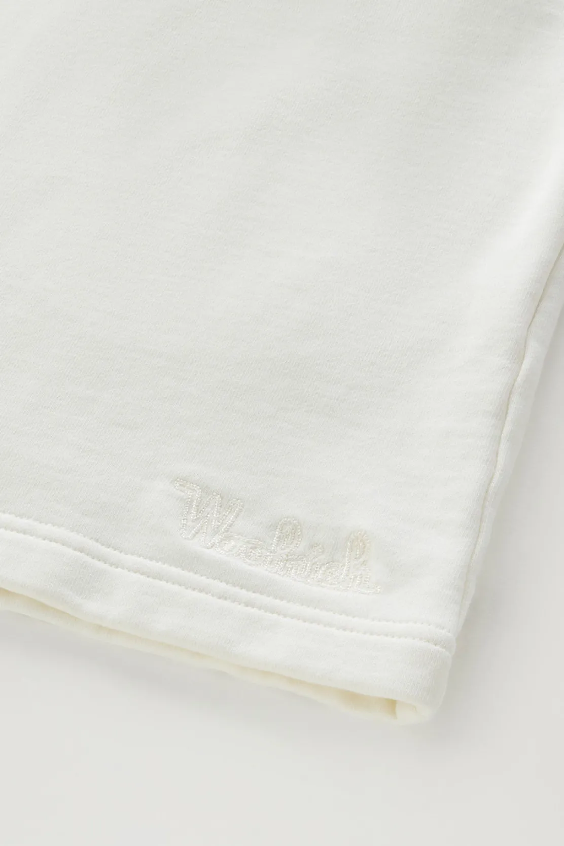 Pantaloni e pantaloncini>Woolrich Bermuda Sportivi In Puro Cotone Felpato Con Coulisse Plaster White