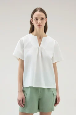 Camicie e giacche a camicia>Woolrich Blusa In Popeline Di Puro Cotone Plaster White