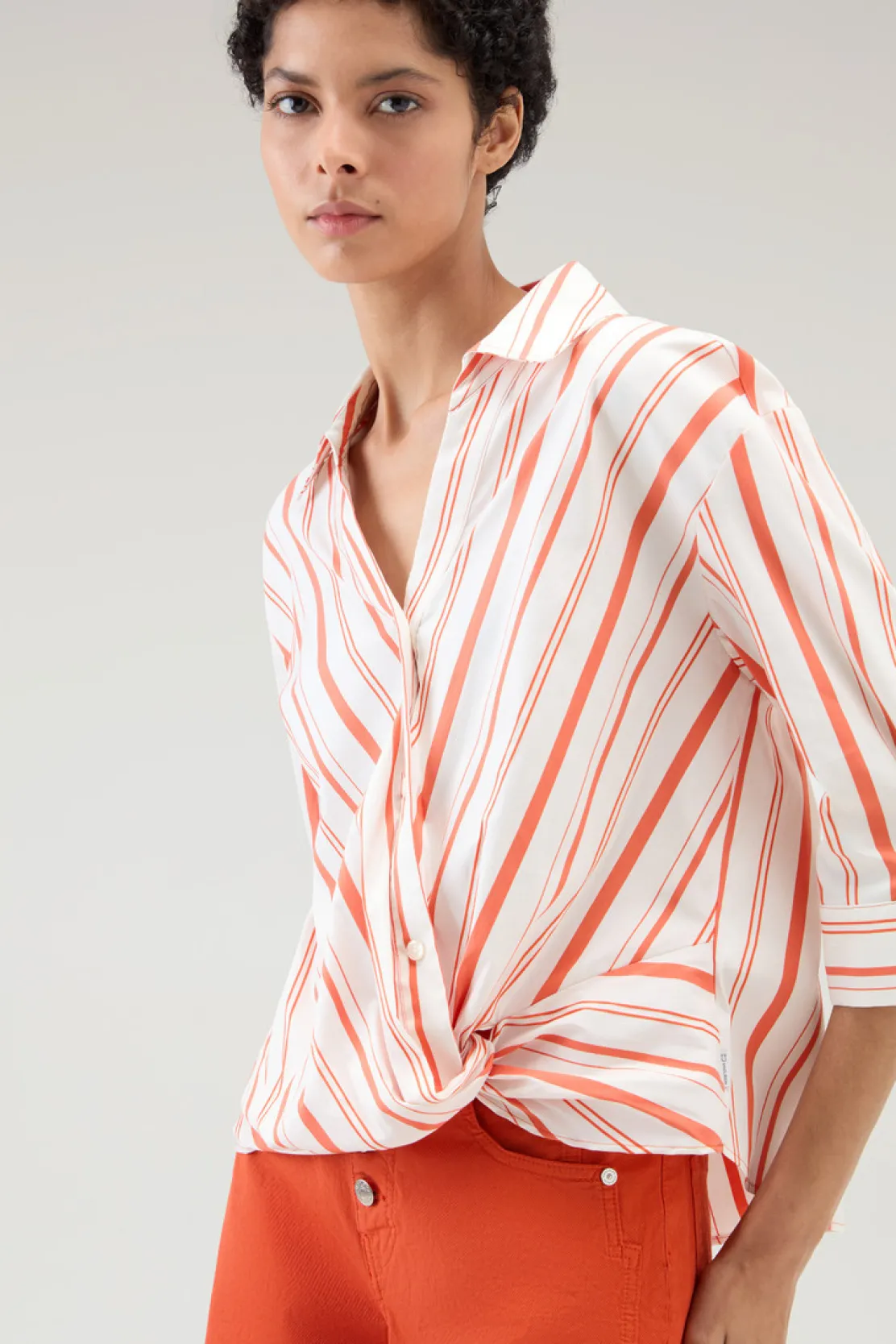 Camicie e giacche a camicia>Woolrich Camicia In Popeline Di Misto Cotone A Righe Plaster White Stripe