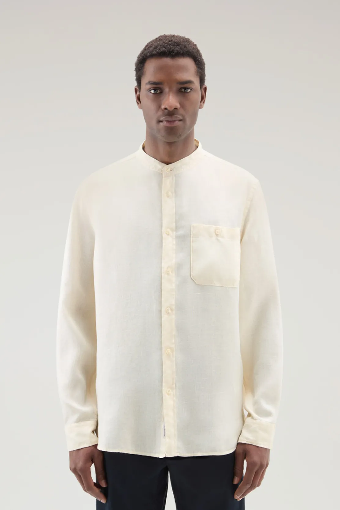 Camicie>Woolrich Camicia In Puro Lino Tinta In Capo Con Colletto Alla Coreana Milky Cream