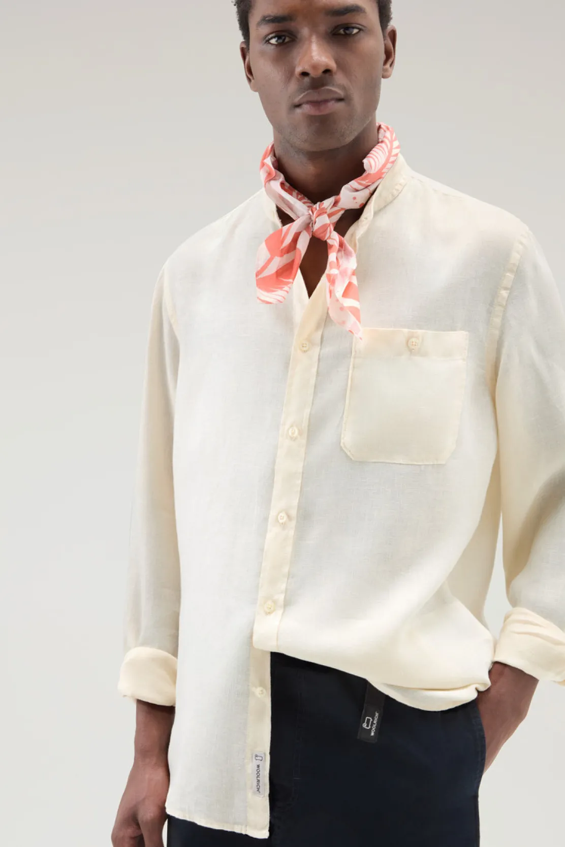 Camicie>Woolrich Camicia In Puro Lino Tinta In Capo Con Colletto Alla Coreana Milky Cream