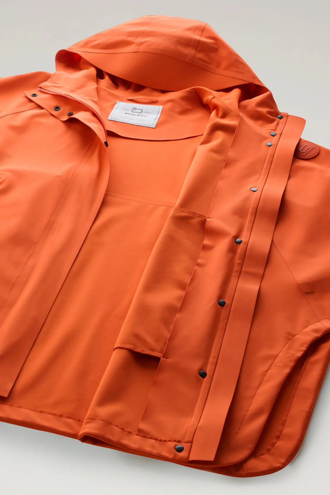 Giacche>Woolrich Cappa In Nylon High Tech Con Cappuccio Koi