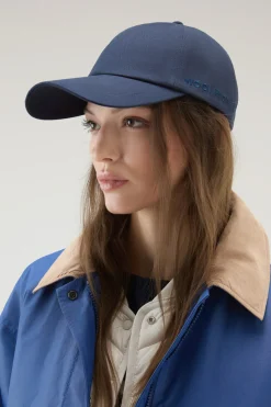 Cappelli e berretti|Cappelli><noscript><img width=
