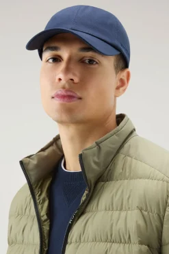 Cappelli e berretti|Cappelli><noscript><img width=