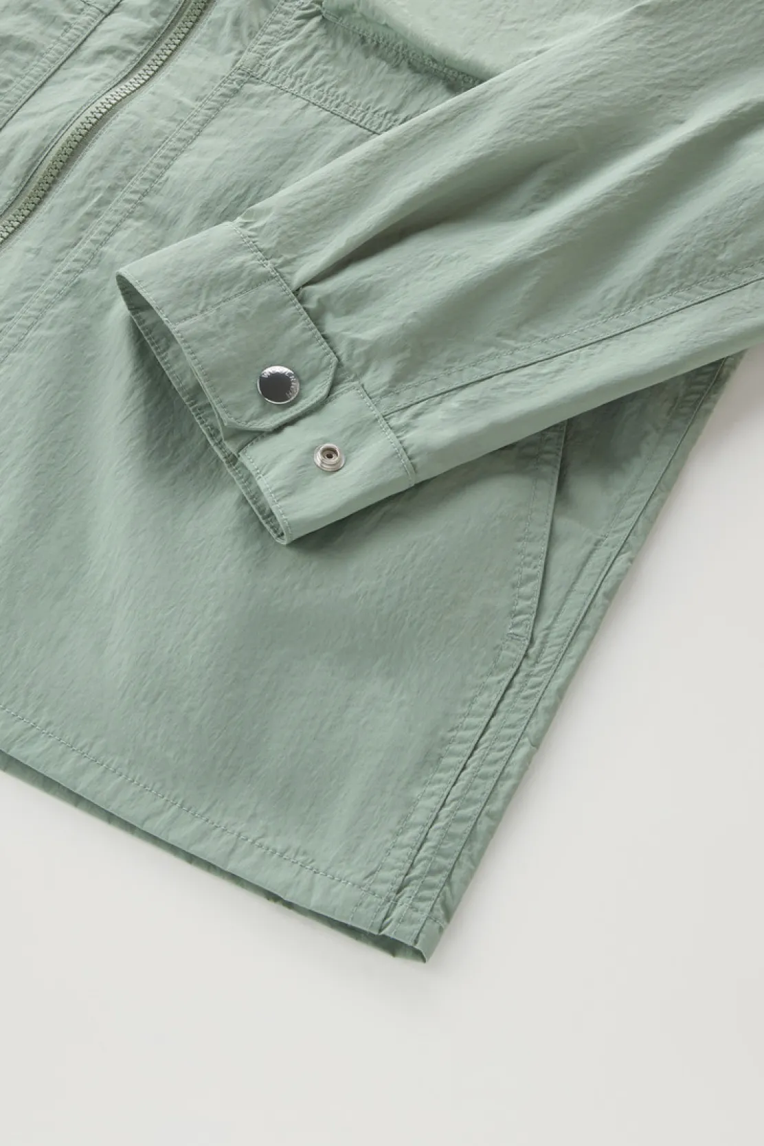 Giacche a camicia>Woolrich Giacca A Camicia In Nylon Crinkle Sage