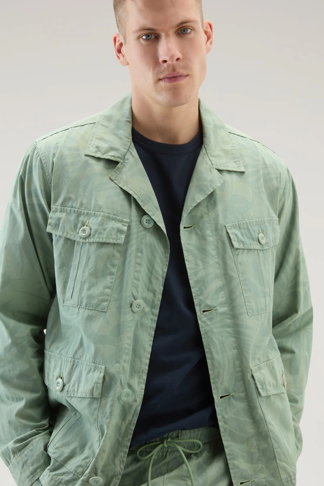 Giacche a camicia>Woolrich Giacca A Camicia Tinta In Capo In Puro Cotone Stampato Sage Flower