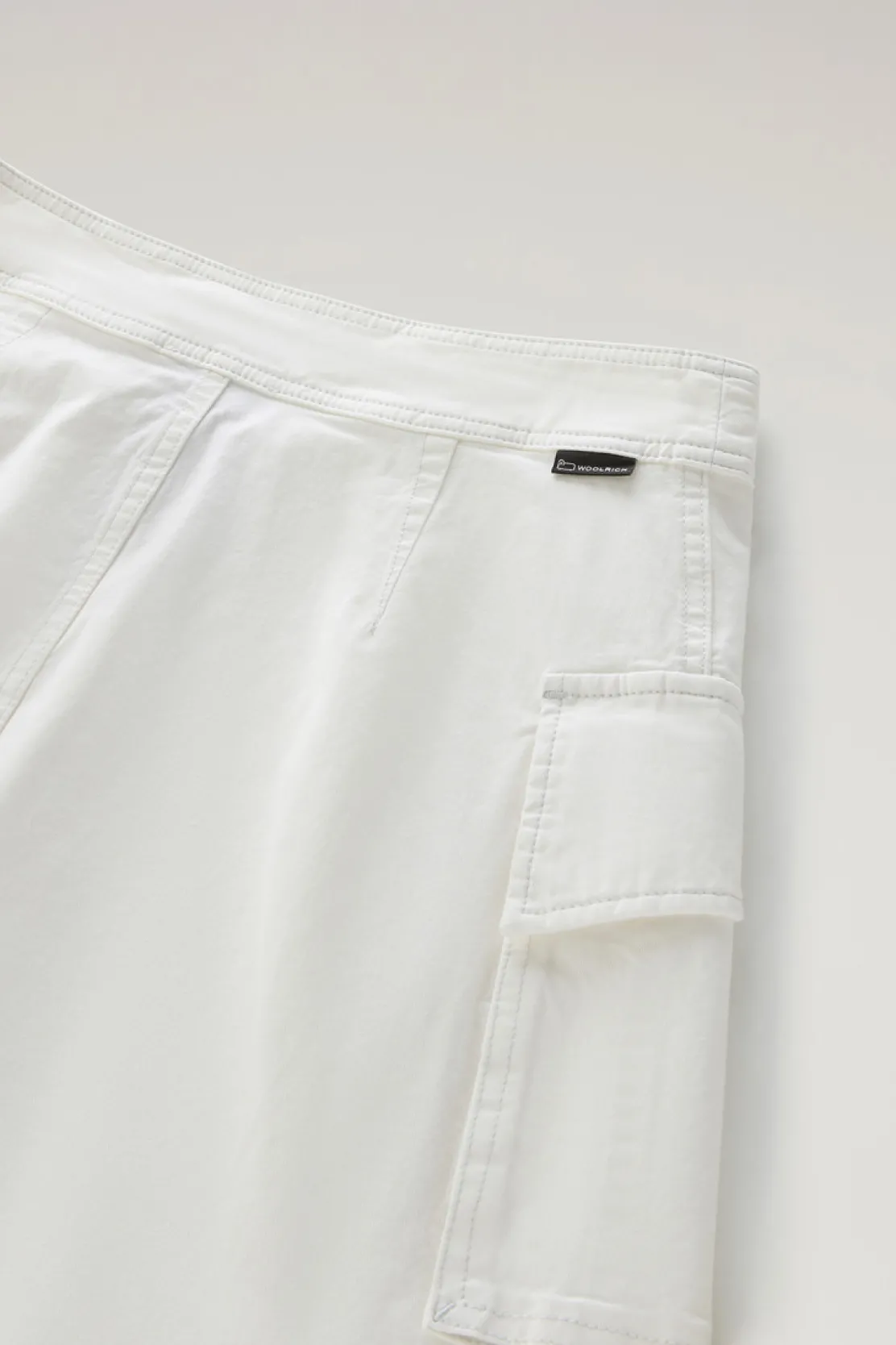Vestiti e gonne>Woolrich Gonna Cargo A Portafoglio Tinta In Capo In Twill Di Cotone Plaster White