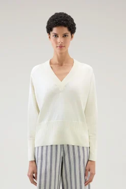 Maglieria>Woolrich Maglia Con Scollo A V In Cotone E Cashmere Plaster White