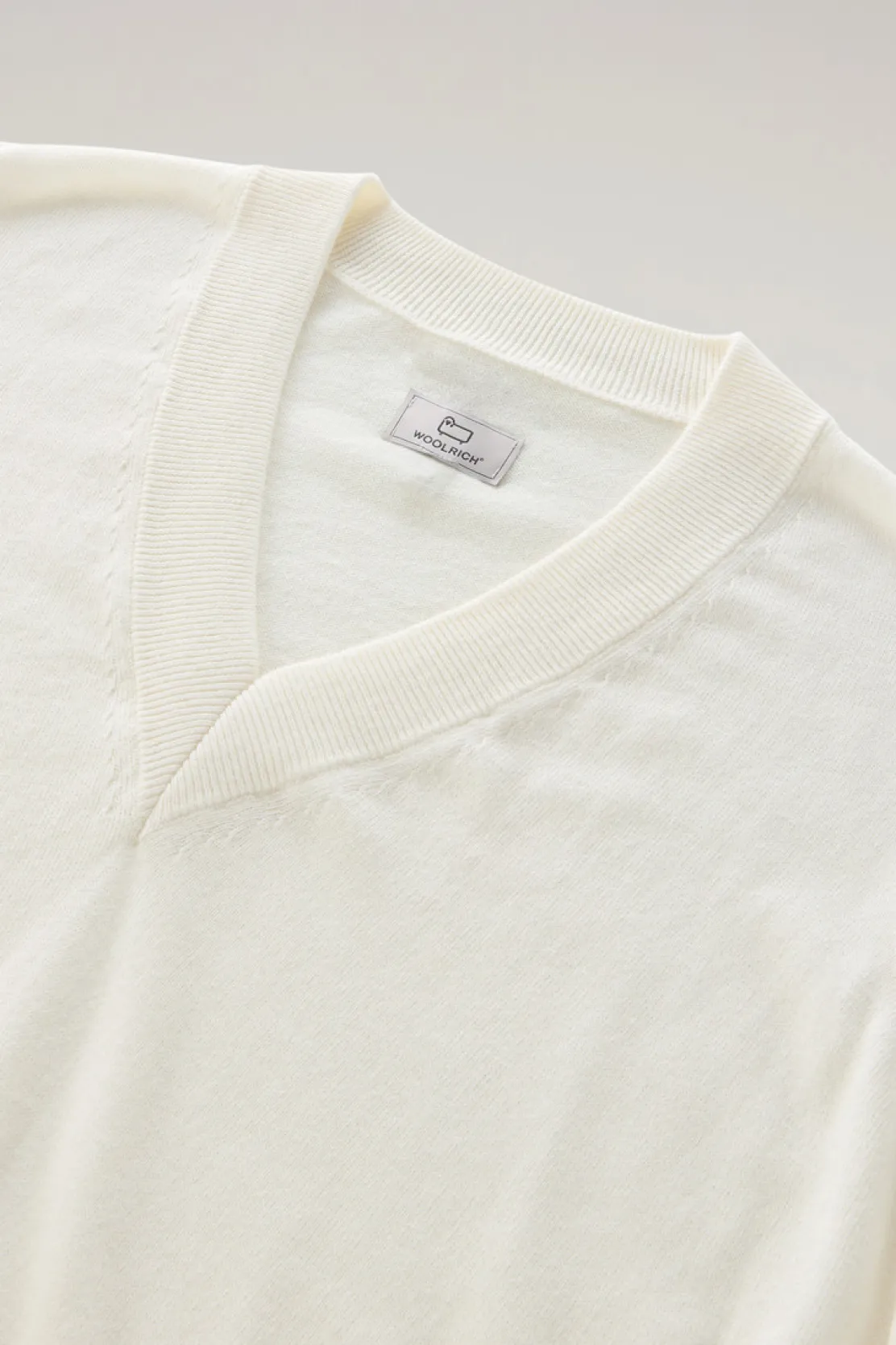 Maglieria>Woolrich Maglia Con Scollo A V In Cotone E Cashmere Plaster White