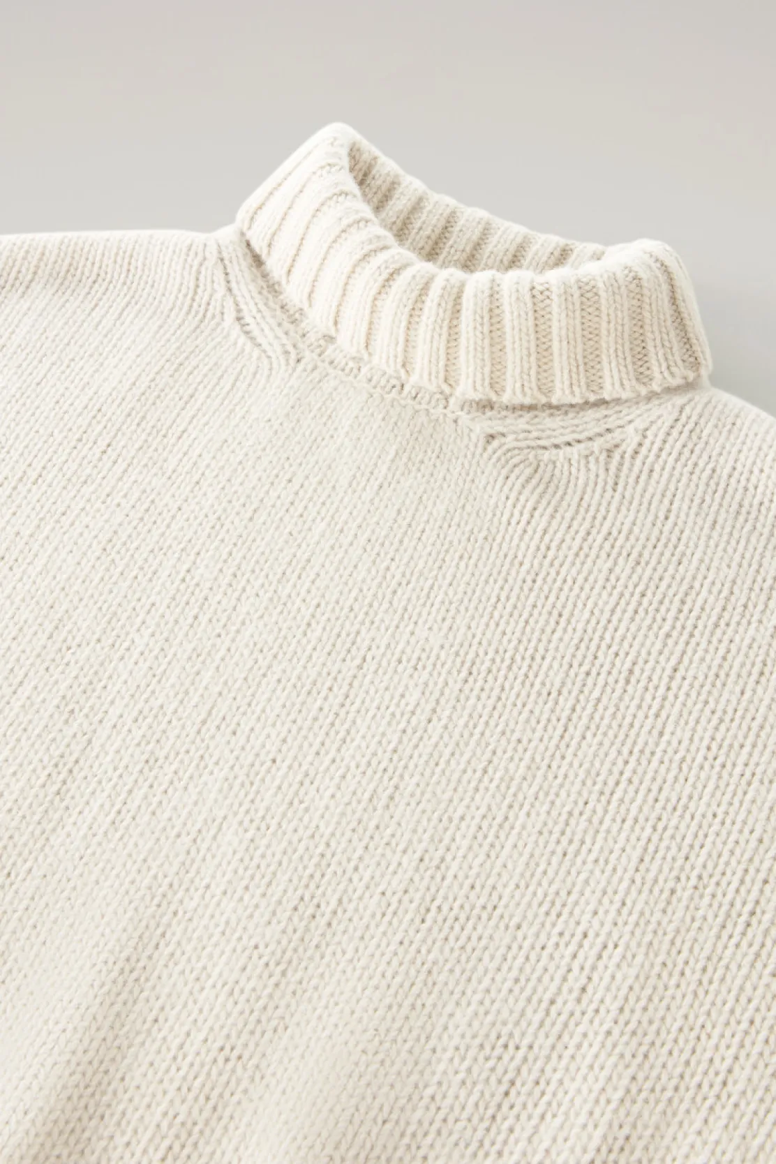 Maglieria>Woolrich Maglione A Collo Alto In Pura Lana Vergine Milky Cream
