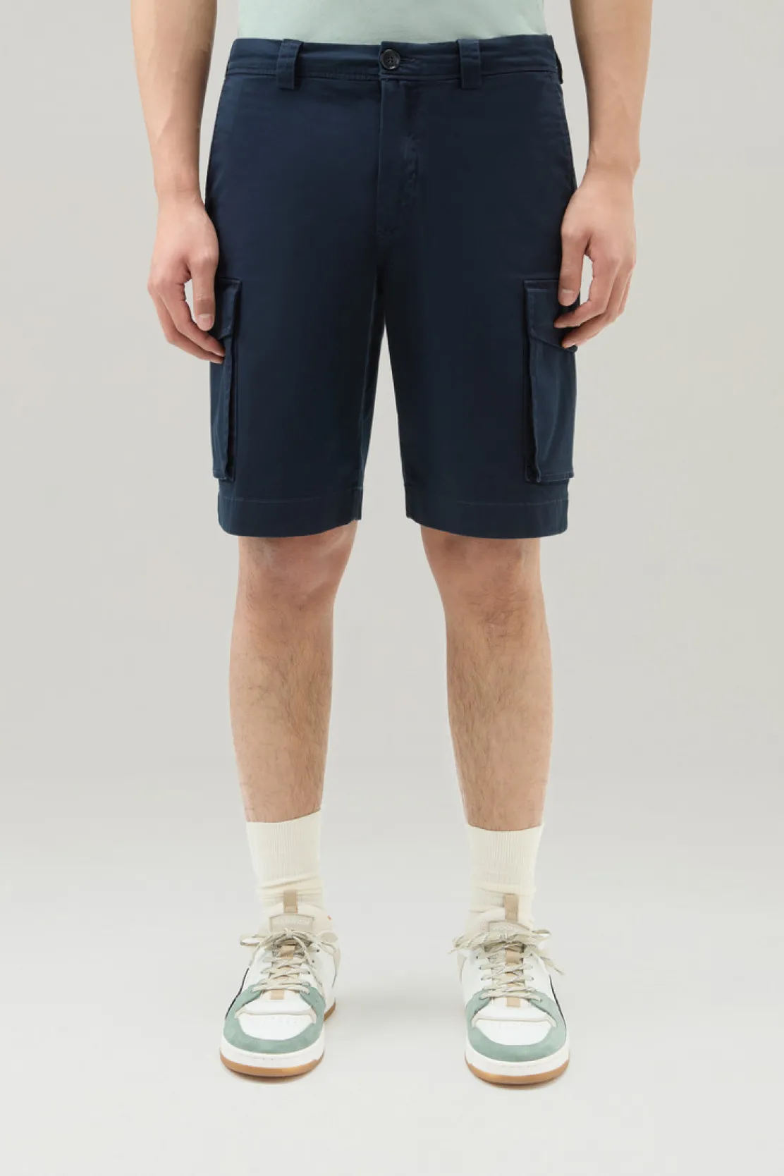 Pantaloni e pantaloncini>Woolrich Pantaloncini Cargo Tinti In Capo In Cotone Elasticizzato Melton Blue