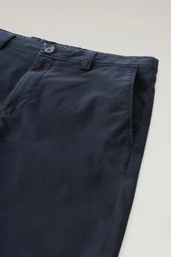 Pantaloni e pantaloncini><noscript><img width=