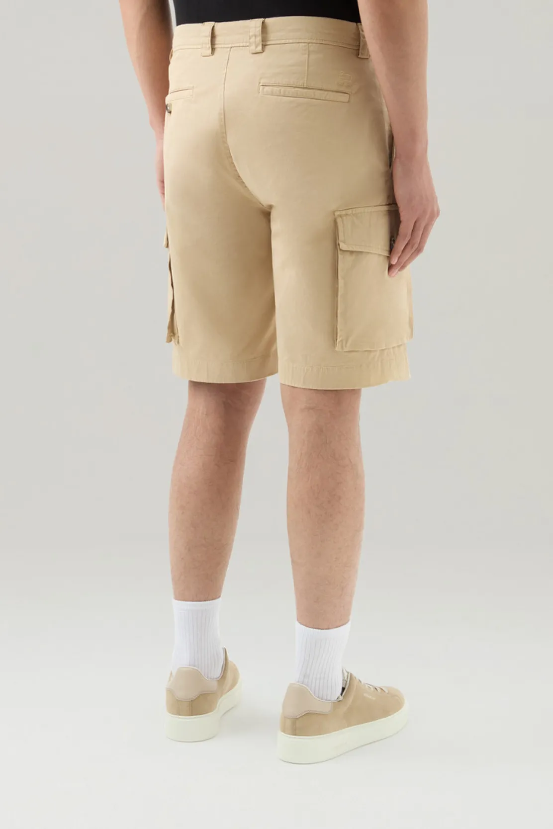 Pantaloni e pantaloncini>Woolrich Pantaloncini Cargo Tinti In Capo In Cotone Elasticizzato Beach Sand