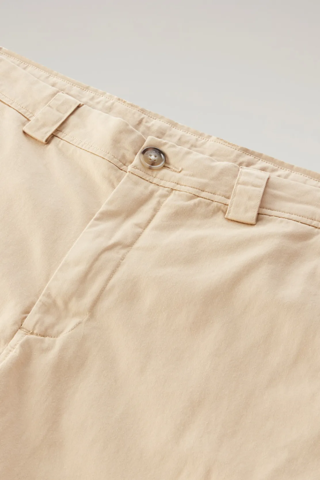 Pantaloni e pantaloncini>Woolrich Pantaloncini Cargo Tinti In Capo In Cotone Elasticizzato Beach Sand