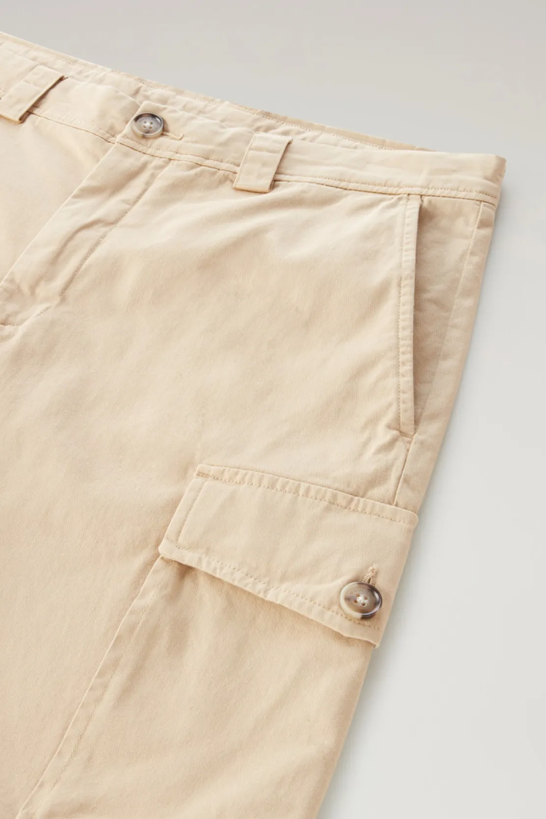 Pantaloni e pantaloncini>Woolrich Pantaloncini Cargo Tinti In Capo In Cotone Elasticizzato Beach Sand