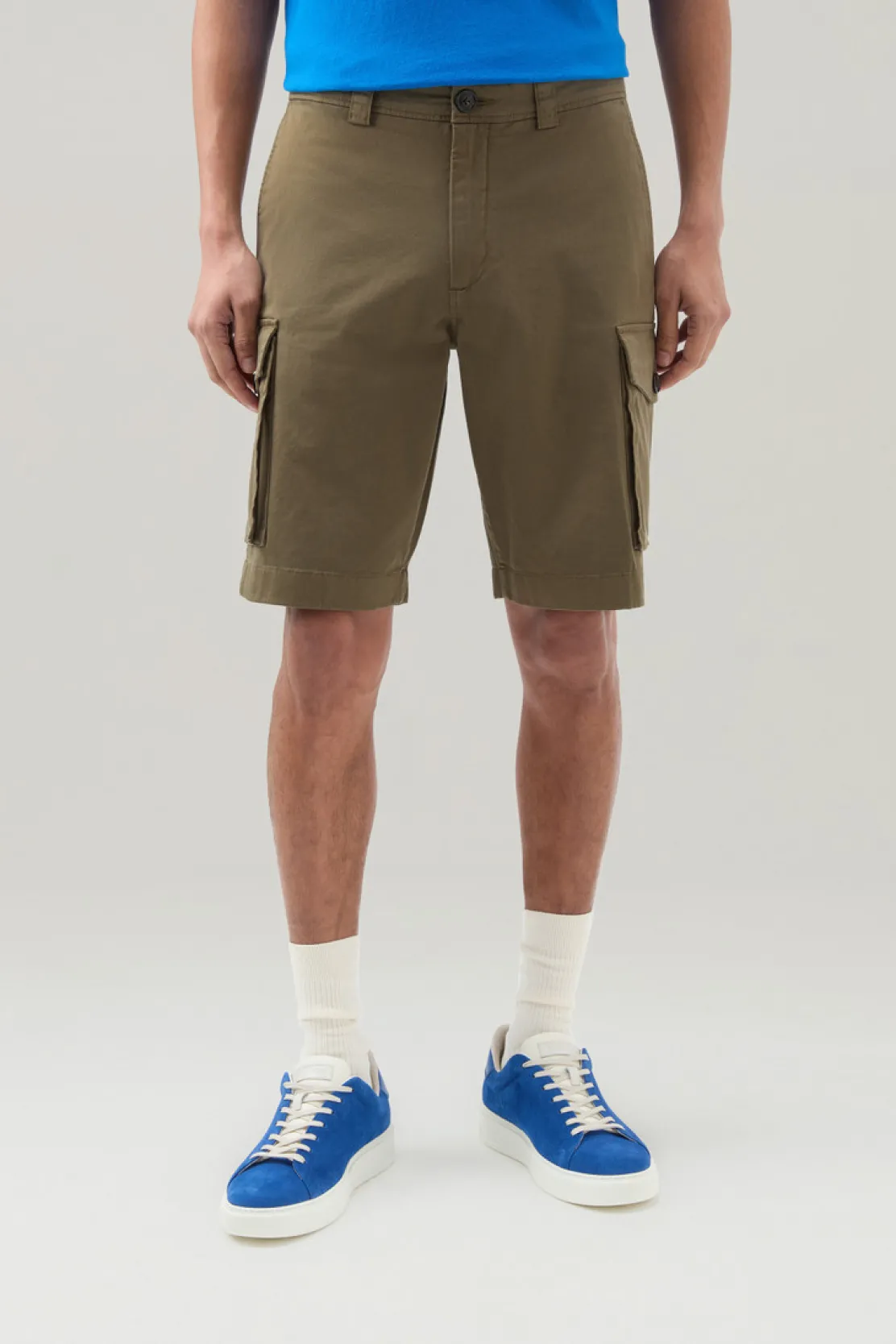 Pantaloni e pantaloncini>Woolrich Pantaloncini Cargo Tinti In Capo In Cotone Elasticizzato Lake Olive