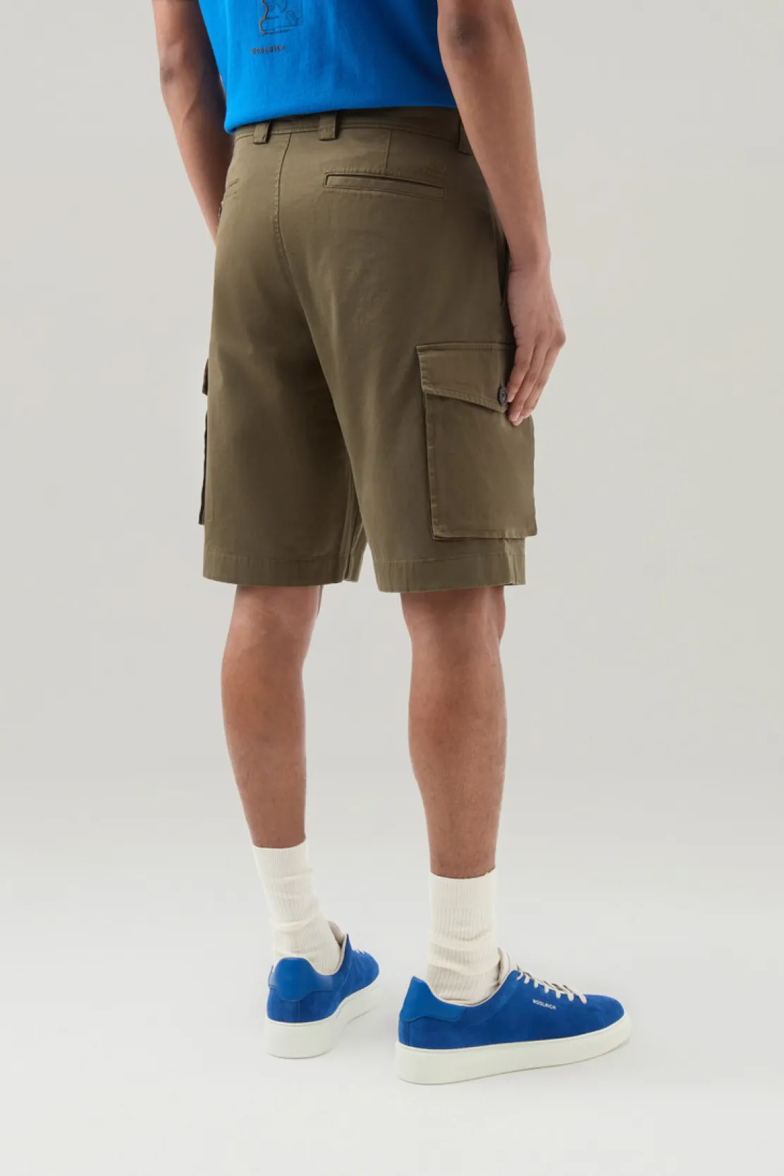 Pantaloni e pantaloncini>Woolrich Pantaloncini Cargo Tinti In Capo In Cotone Elasticizzato Lake Olive