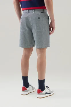 Pantaloni e pantaloncini><noscript><img width=
