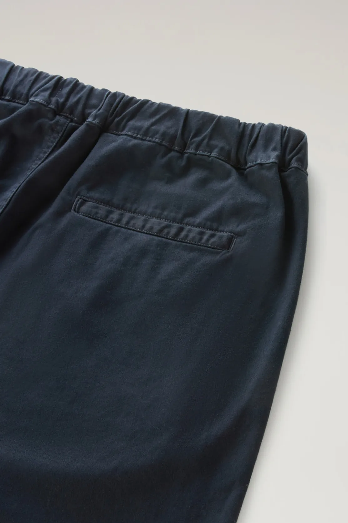 Pantaloni e pantaloncini>Woolrich Pantaloncini Chino Tinti In Capo In Cotone Elasticizzato Melton Blue