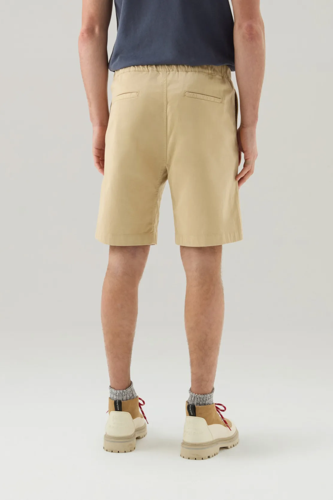 Pantaloni e pantaloncini>Woolrich Pantaloncini Chino Tinti In Capo In Cotone Elasticizzato Beach Sand