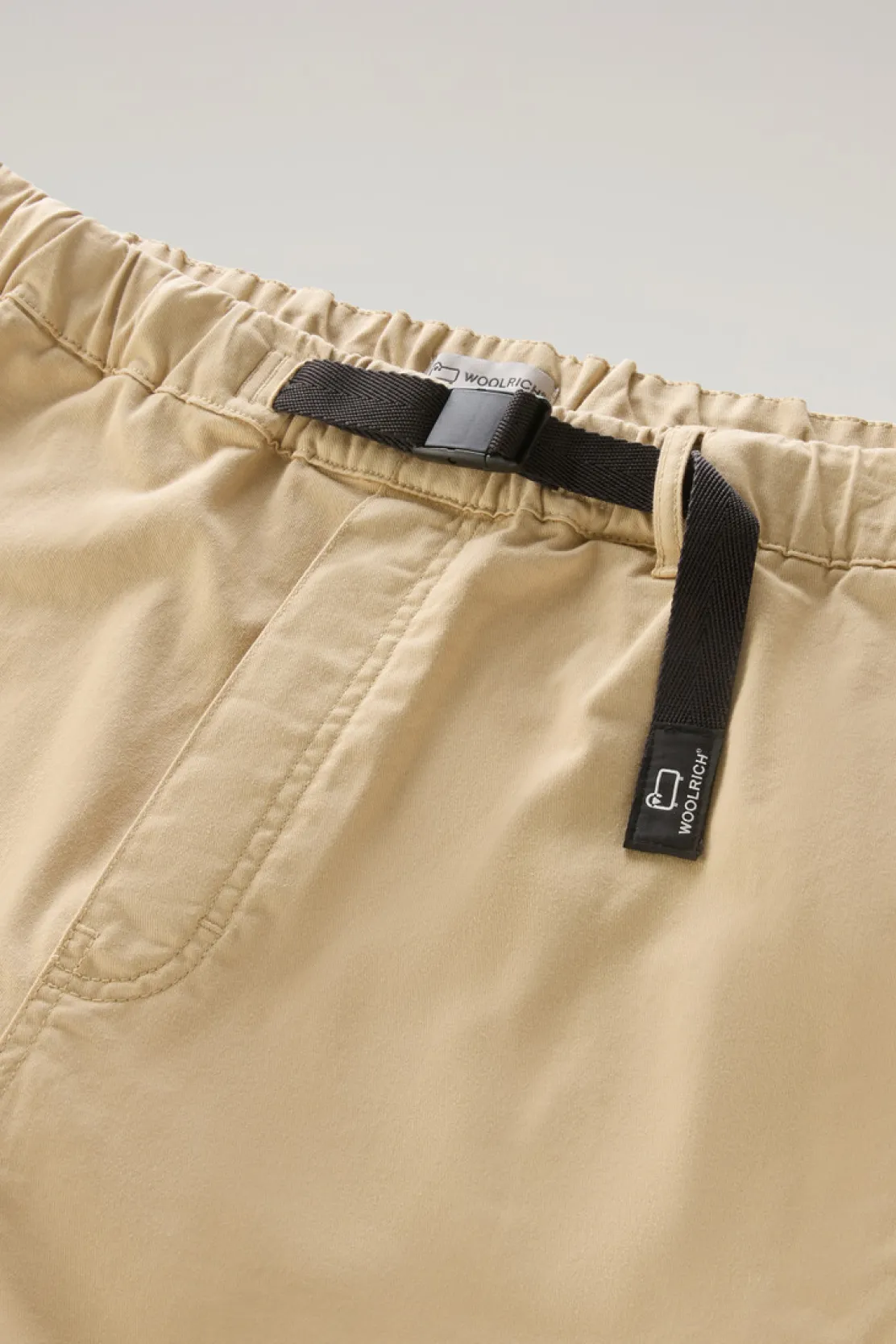 Pantaloni e pantaloncini>Woolrich Pantaloncini Chino Tinti In Capo In Cotone Elasticizzato Beach Sand