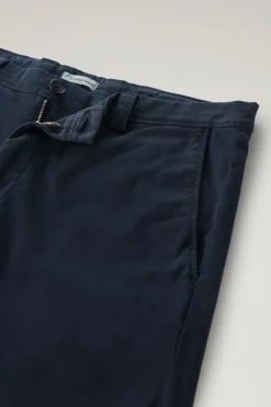 Pantaloni e pantaloncini><noscript><img width=