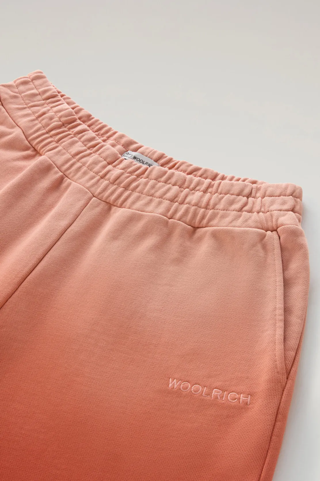 Pantaloni e pantaloncini>Woolrich Pantaloncini In Cotone Felpato Tinti In Capo Con Sfumature Di Colore Coral Sand