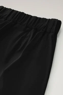 Pantaloni e pantaloncini><noscript><img width=