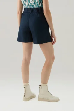 Pantaloni e pantaloncini><noscript><img width=