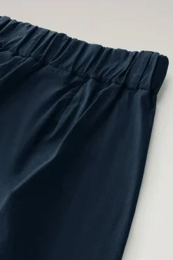 Pantaloni e pantaloncini><noscript><img width=