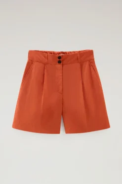 Pantaloni e pantaloncini><noscript><img width=