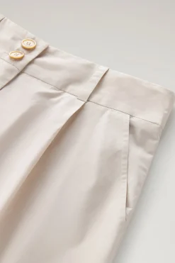 Pantaloni e pantaloncini><noscript><img width=