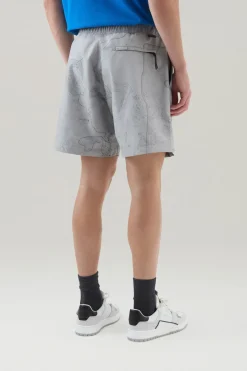 Pantaloni e pantaloncini><noscript><img width=