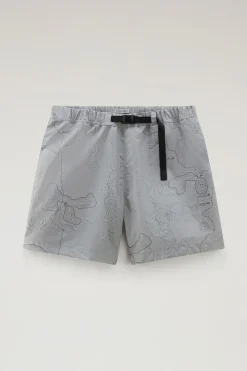 Pantaloni e pantaloncini><noscript><img width=