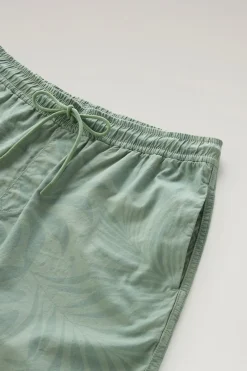 Pantaloni e pantaloncini><noscript><img width=