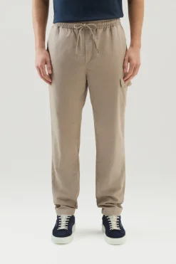 Pantaloni e pantaloncini>Woolrich Pantaloni Cargo In Misto Cotone E Lino Tinti In Capo Rope