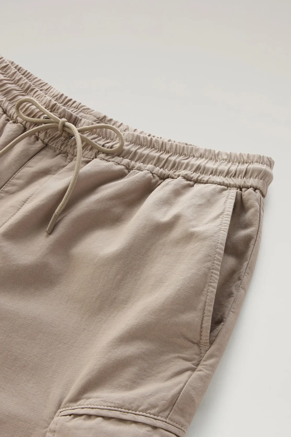 Pantaloni e pantaloncini>Woolrich Pantaloni Cargo In Misto Cotone E Lino Tinti In Capo Rope
