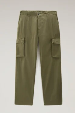 Pantaloni e pantaloncini><noscript><img width=