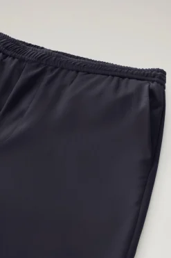 Pantaloni e pantaloncini><noscript><img width=