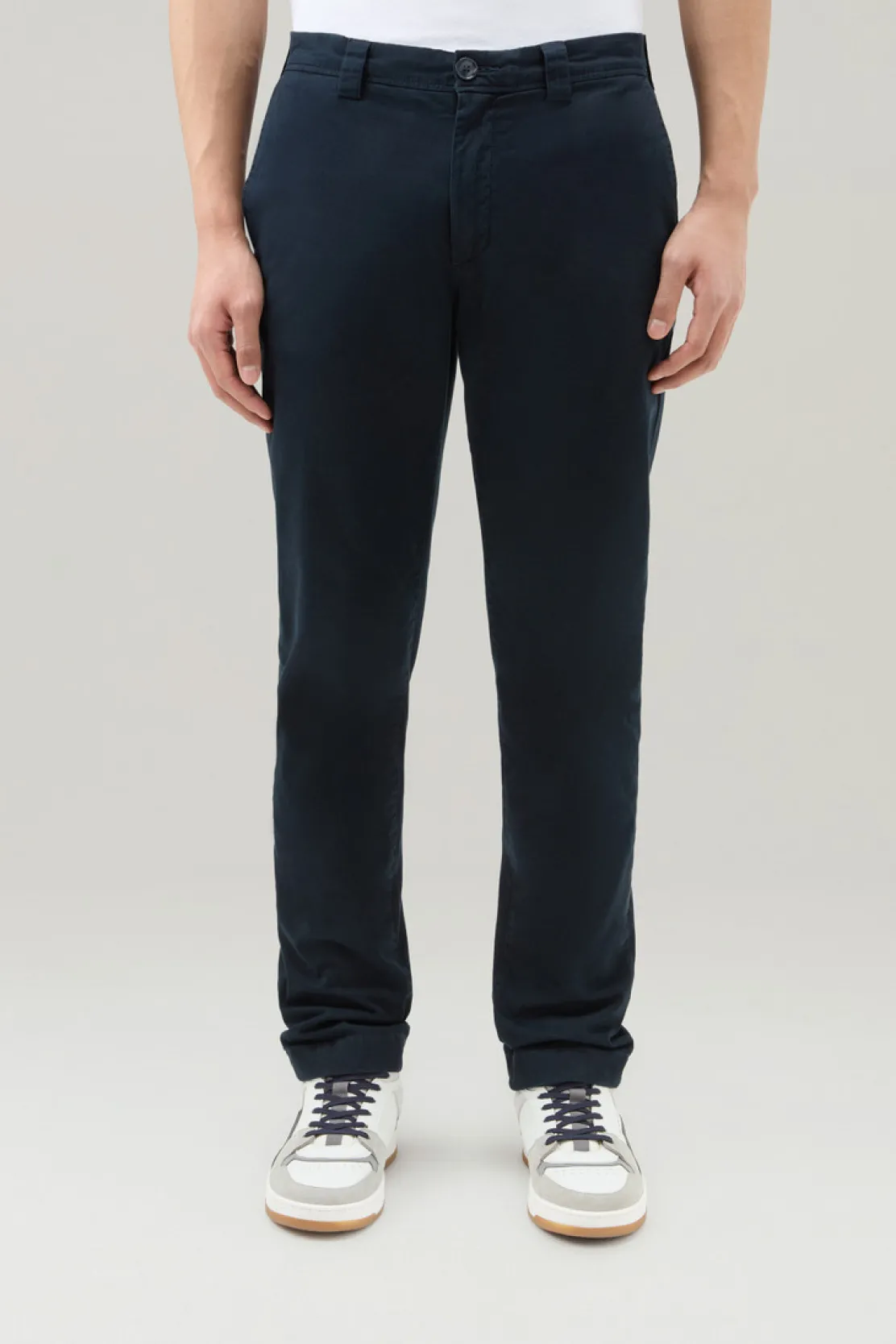 Pantaloni e pantaloncini>Woolrich Pantaloni Chino Tinti In Capo In Cotone Elasticizzato Melton Blue