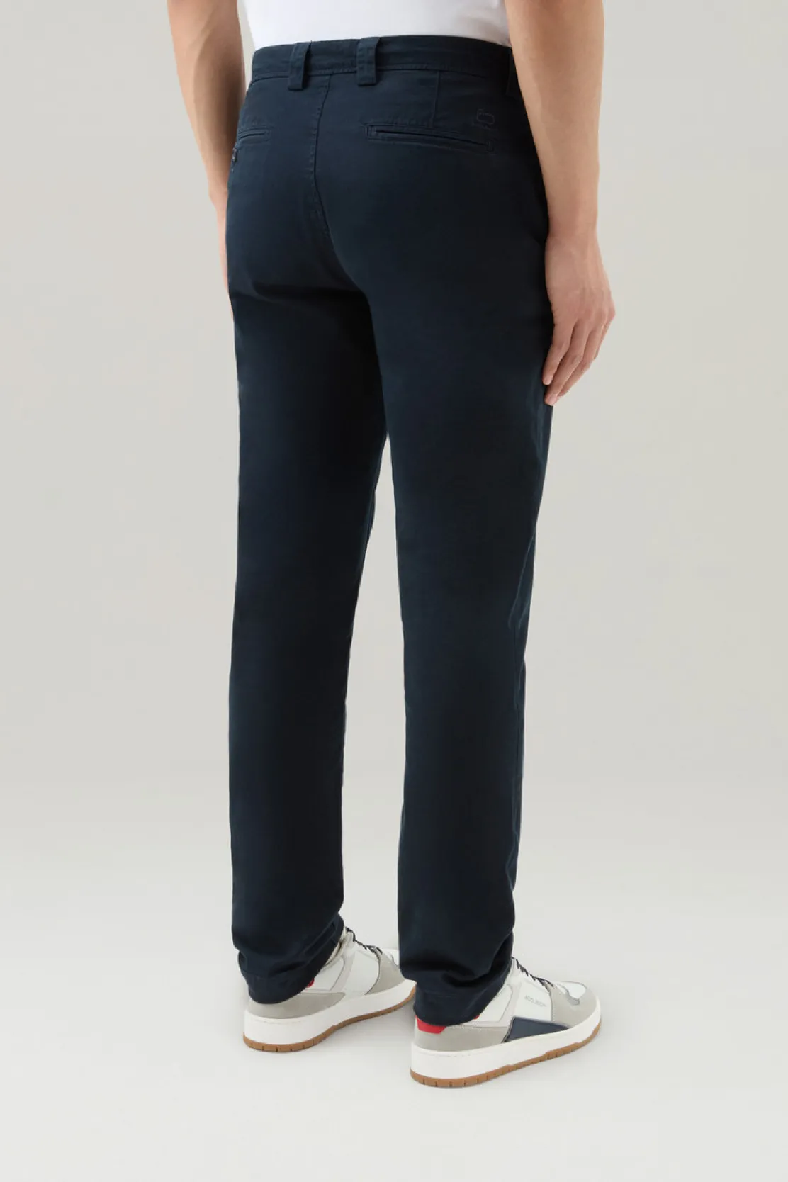 Pantaloni e pantaloncini>Woolrich Pantaloni Chino Tinti In Capo In Cotone Elasticizzato Melton Blue