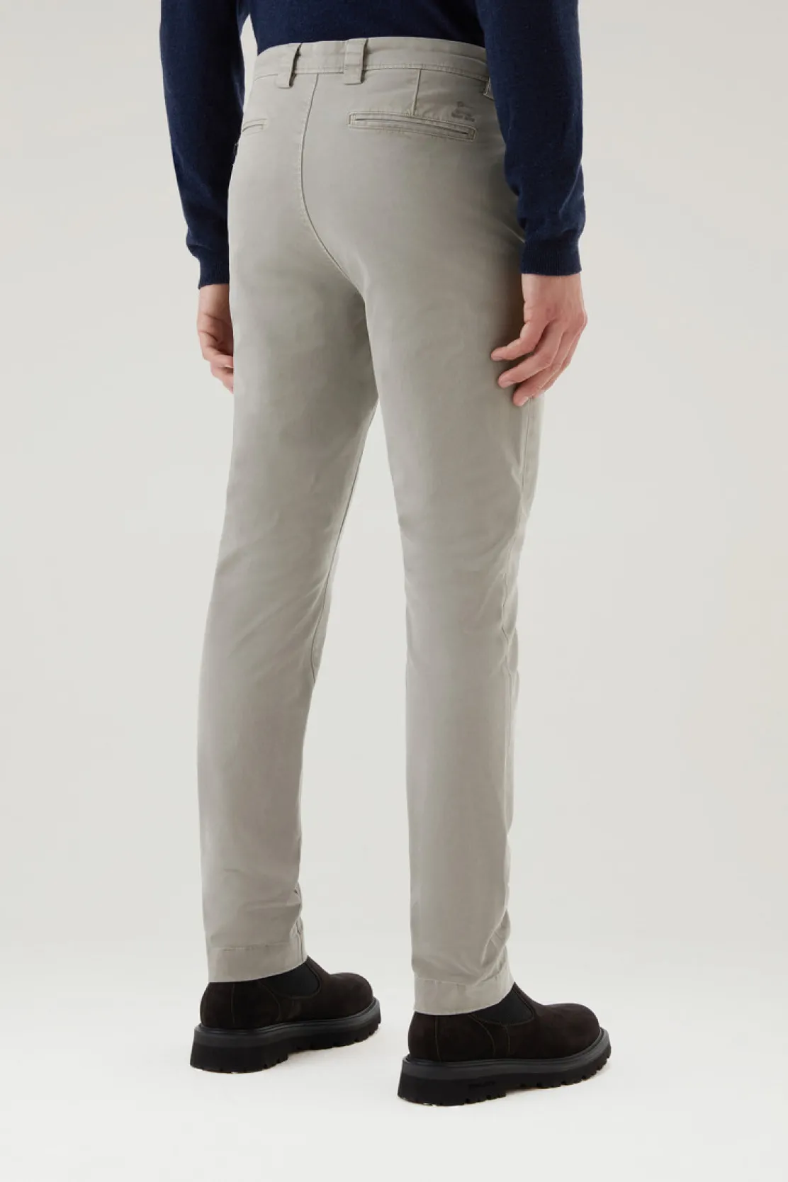 Pantaloni e pantaloncini>Woolrich Pantaloni Chino Tinti In Capo In Twill Di Cotone Elasticizzato Taupe