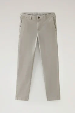 Pantaloni e pantaloncini><noscript><img width=