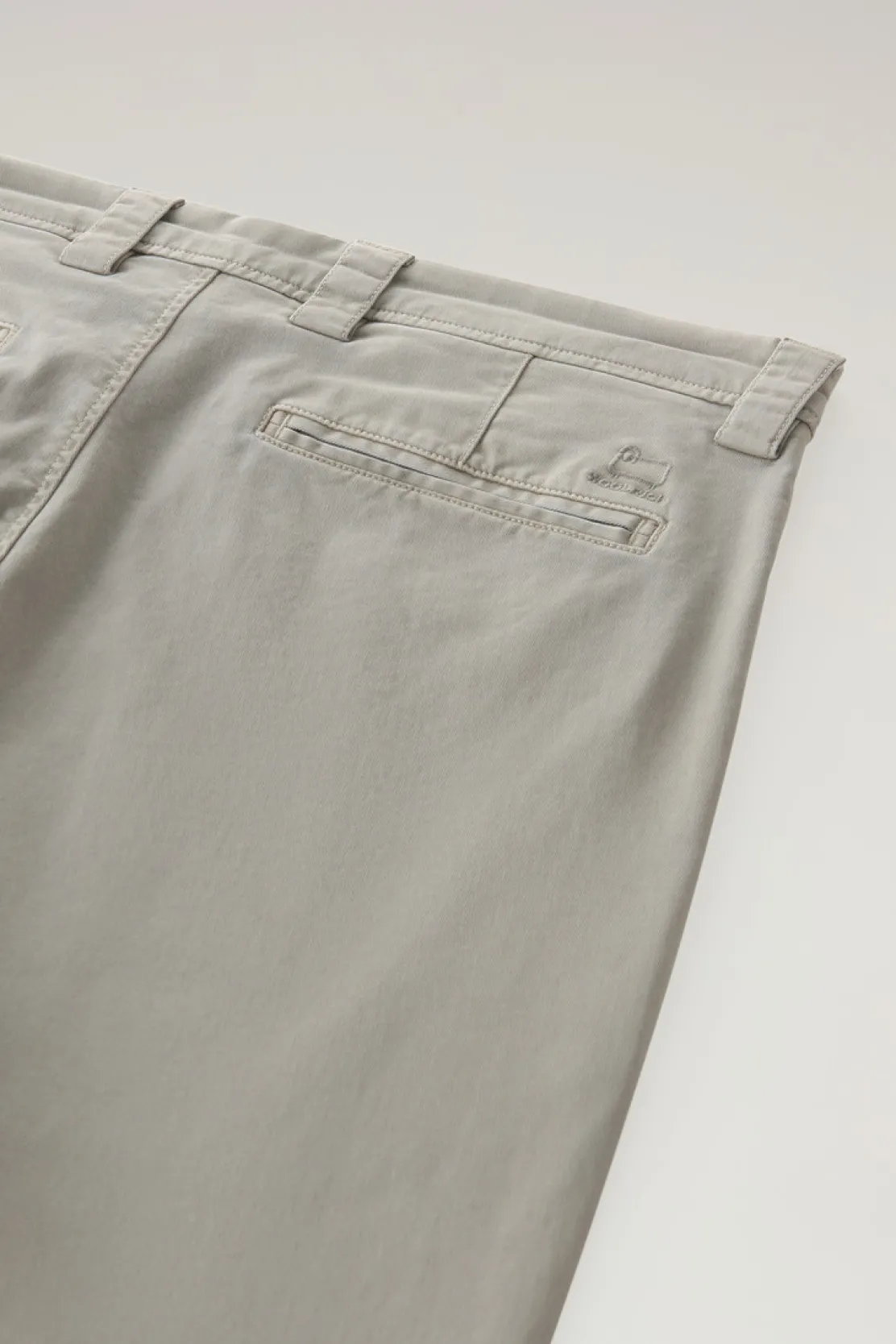 Pantaloni e pantaloncini>Woolrich Pantaloni Chino Tinti In Capo In Twill Di Cotone Elasticizzato Taupe