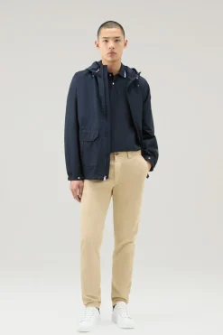 Pantaloni e pantaloncini>Woolrich Pantaloni Chino Tinti In Capo In Cotone Elasticizzato Beach Sand