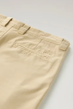 Pantaloni e pantaloncini><noscript><img width=