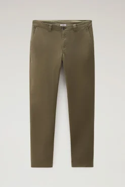 Pantaloni e pantaloncini><noscript><img width=