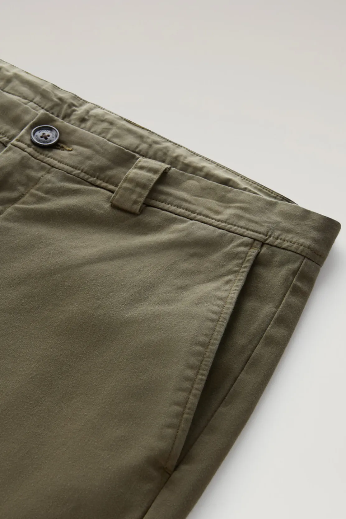 Pantaloni e pantaloncini>Woolrich Pantaloni Chino Tinti In Capo In Cotone Elasticizzato Lake Olive